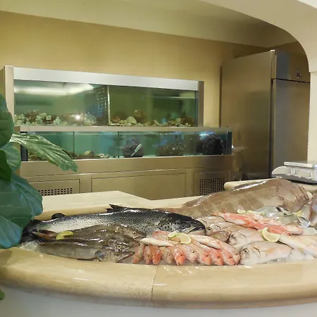 Marechiaro فندق 4*